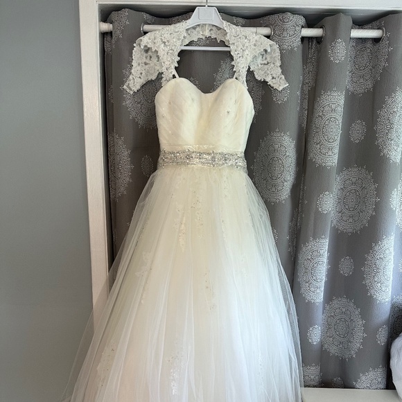 Brand New Morilee by Madeline Gardner Wedding Dress size 9/10
